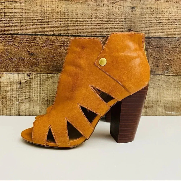Kelsi Dagger Brooklyn Ball Dance Cut Out Booties - Picture 2 of 10